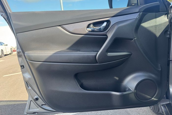 2022 Nissan X-TRAIL ST