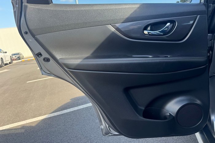 2022 Nissan X-TRAIL ST