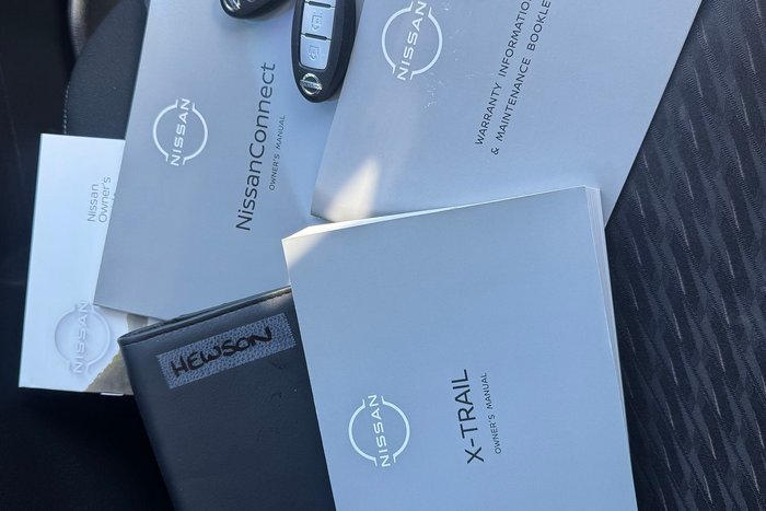 2022 Nissan X-TRAIL ST