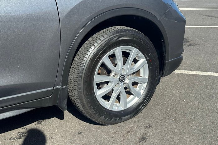 2022 Nissan X-TRAIL ST