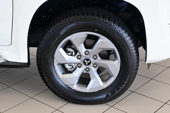 2025 Mitsubishi Pajero Sport GLX