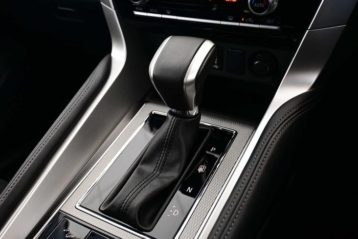 2025 Mitsubishi Pajero Sport GLX