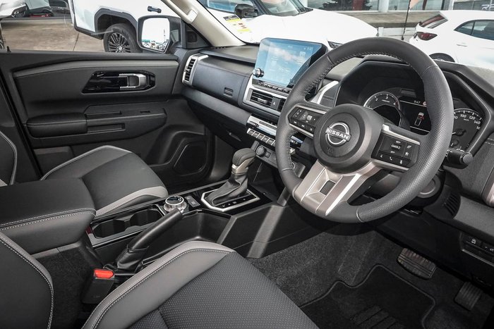 2025 Nissan Navara ST-X