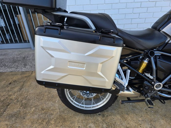 2018 BMW Motorrad R1200 GS BROWN