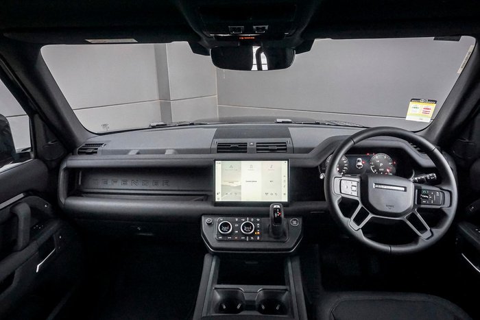 2025 Land Rover Defender 110 D350 X-Dynamic SE