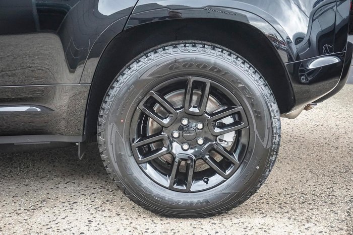 2025 Land Rover Defender 110 D350 X-Dynamic SE