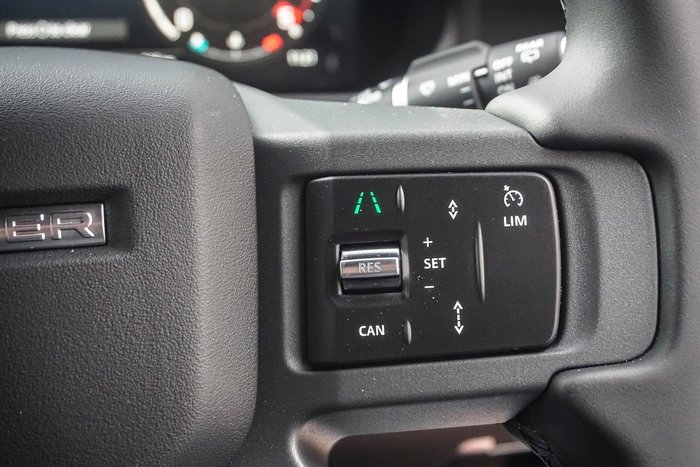 2025 Land Rover Defender 110 D350 X-Dynamic SE