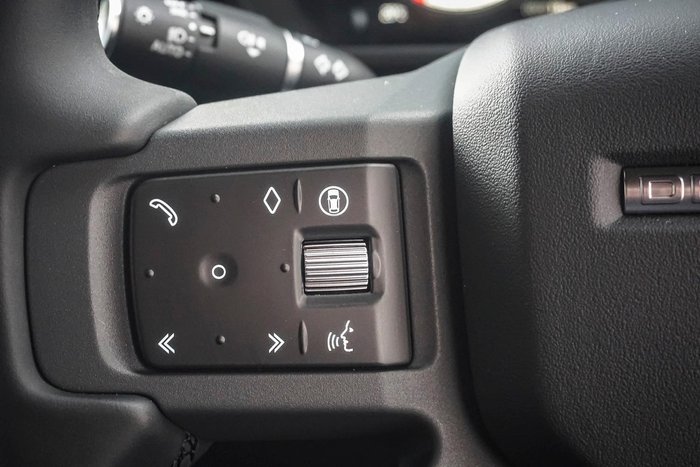2025 Land Rover Defender 110 D350 X-Dynamic SE