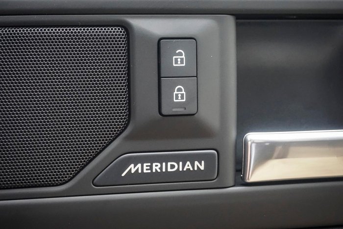 2025 Land Rover Defender 110 D350 X-Dynamic SE