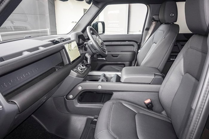 2025 Land Rover Defender 110 D350 X-Dynamic SE