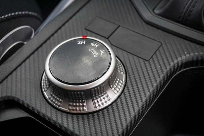 2025 Nissan Navara SL