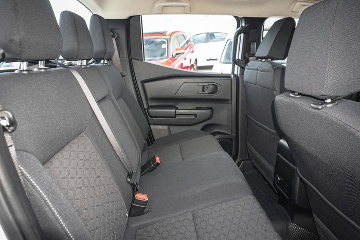 2025 Nissan Navara SL