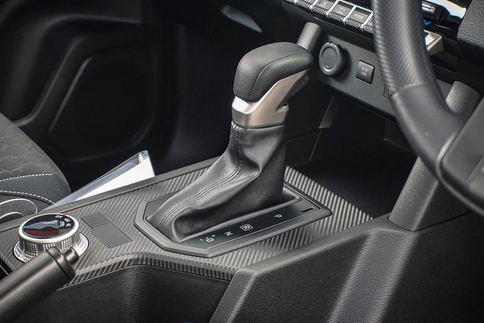 2025 Nissan Navara SL