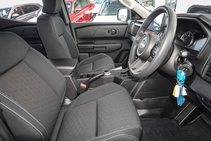 2025 Nissan Navara SL