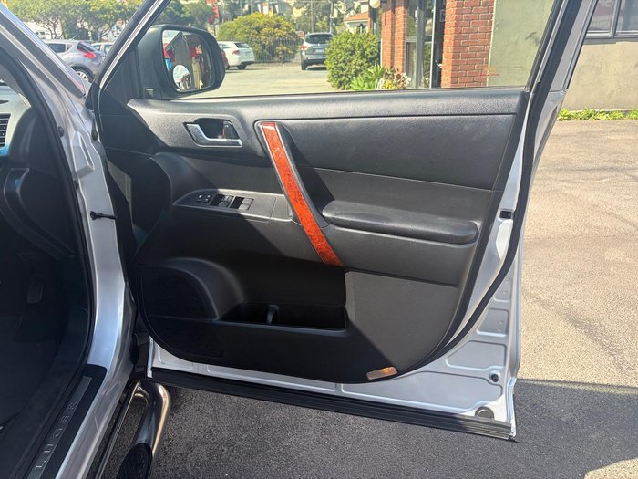 2013 Toyota Kluger Grande GSU40R Silver Pearl