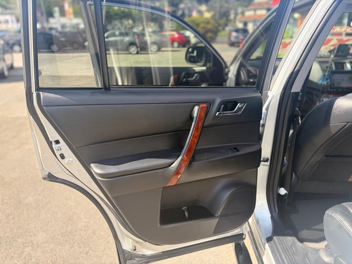 2013 Toyota Kluger Grande GSU40R Silver Pearl