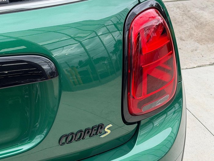 2023 MINI Hatch Cooper SE MINI Yours F56 LCI-2 British Racing Green
