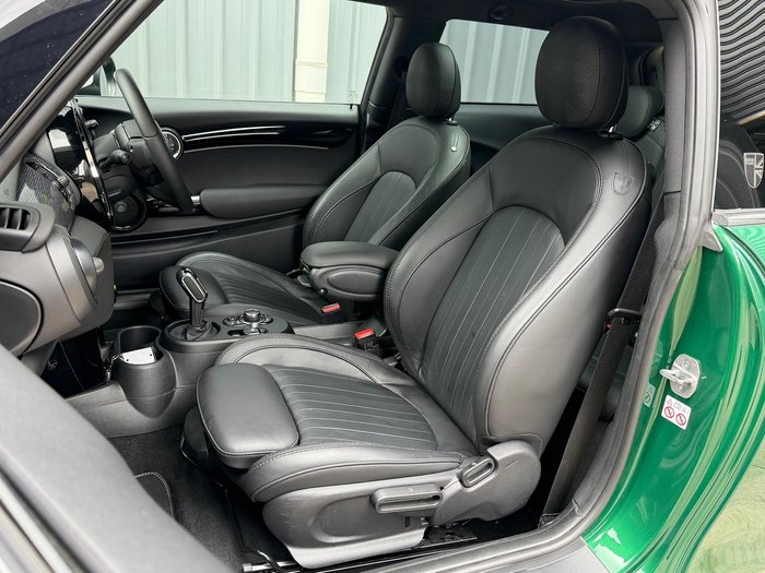 2023 MINI Hatch Cooper SE MINI Yours F56 LCI-2 British Racing Green