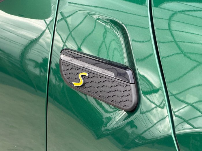 2023 MINI Hatch Cooper SE MINI Yours F56 LCI-2 British Racing Green