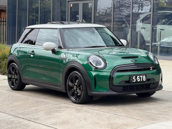 2023 MINI Hatch Cooper SE MINI Yours F56 LCI-2 British Racing Green