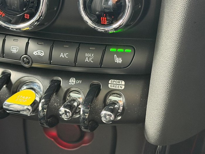 2023 MINI Hatch Cooper SE MINI Yours F56 LCI-2 British Racing Green