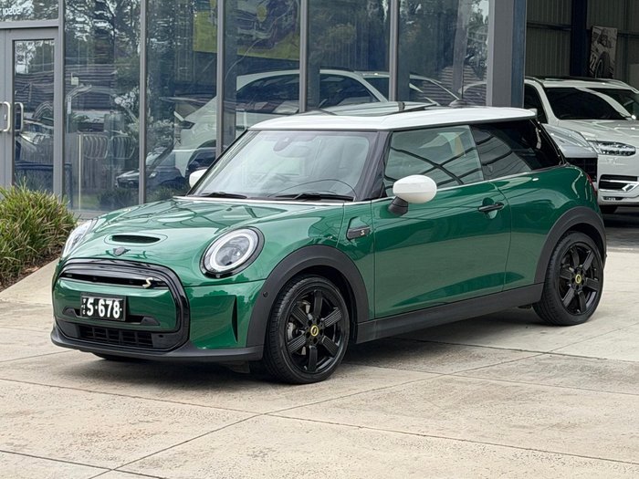 2023 MINI Hatch Cooper SE MINI Yours F56 LCI-2 British Racing Green
