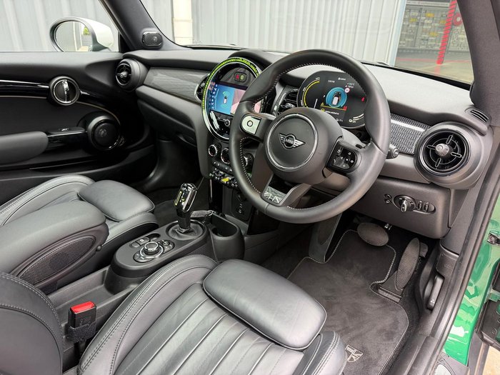 2023 MINI Hatch Cooper SE MINI Yours F56 LCI-2 British Racing Green