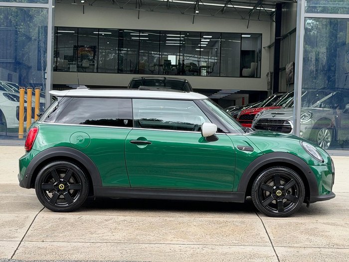 2023 MINI Hatch Cooper SE MINI Yours F56 LCI-2 British Racing Green