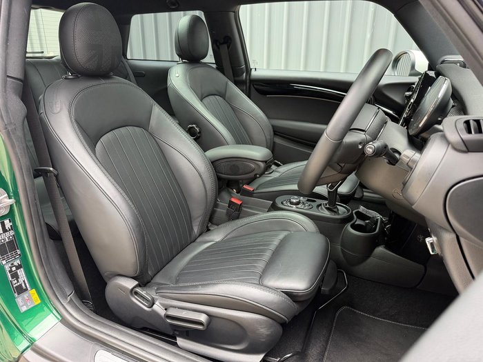 2023 MINI Hatch Cooper SE MINI Yours F56 LCI-2 British Racing Green