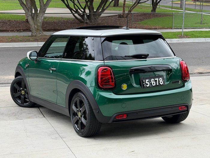 2023 MINI Hatch Cooper SE MINI Yours F56 LCI-2 British Racing Green