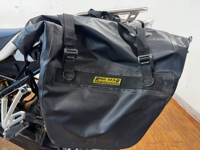 2023 BMW Motorrad R 1250 GS ADVENTURE RALLYE LIGHT WHITE UNI/RACINGBLUE MET/RACI