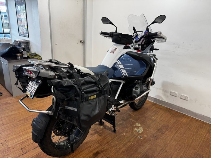 2023 BMW Motorrad R 1250 GS ADVENTURE RALLYE LIGHT WHITE UNI/RACINGBLUE MET/RACI