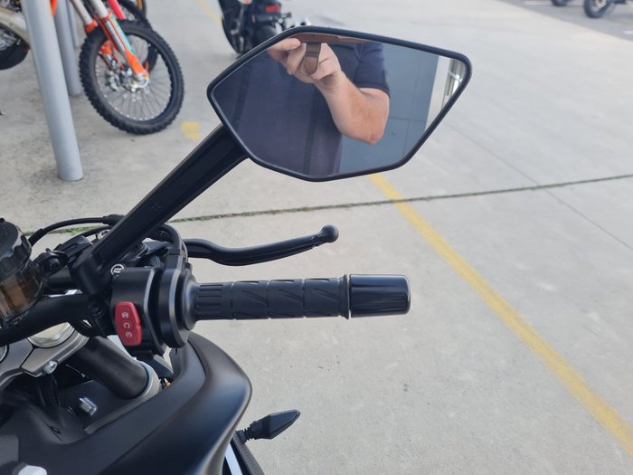 2023 CFMOTO 450 NK White