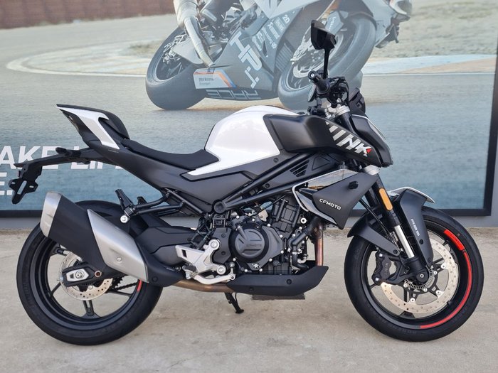 2023 CFMOTO 450 NK White