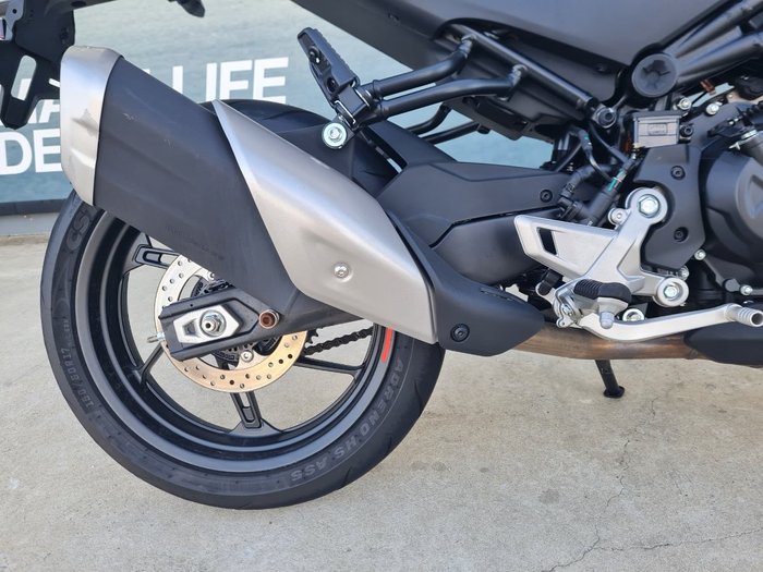 2023 CFMOTO 450 NK White