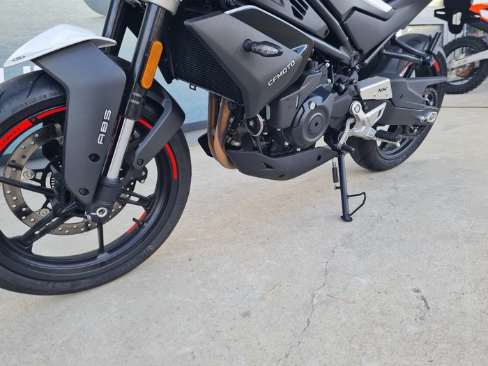 2023 CFMOTO 450 NK White