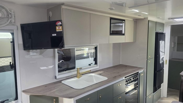 2026 Essential Caravans Cruiser 210Rd 21'