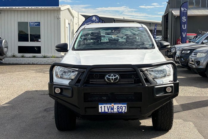2022 Toyota Hilux SR