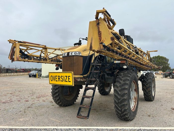 2012 Rogator 1300 Self-Propelled Sprayer