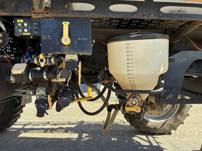 2012 Rogator 1300 Self-Propelled Sprayer