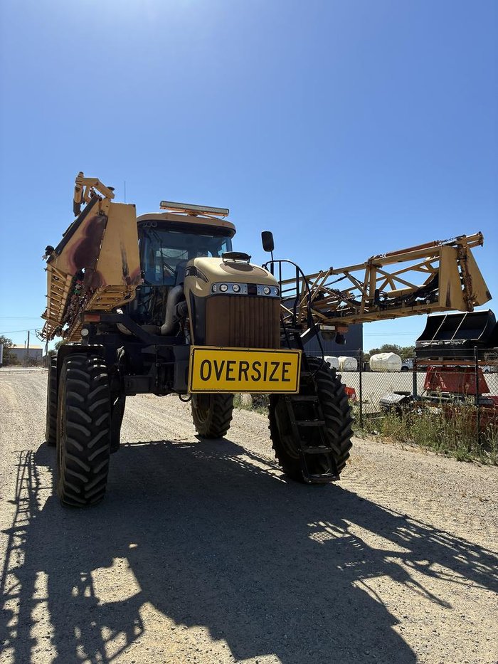 2012 Rogator 1300 Self-Propelled Sprayer