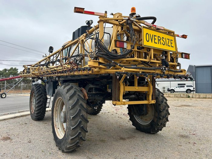2012 Rogator 1300 Self-Propelled Sprayer