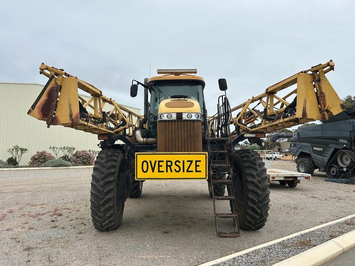 2012 Rogator 1300 Self-Propelled Sprayer