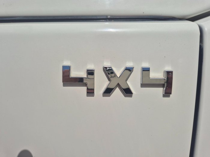 2022 Isuzu Nps 75/45-155 4X4 Crew Tray