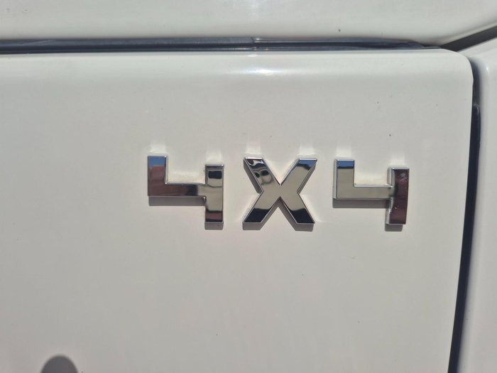 2022 Isuzu Nps 75/45-155 4X4 Crew Tray