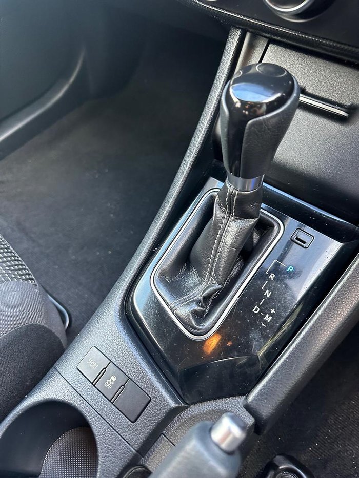 2016 Toyota Corolla Ascent ZRE182R Glacier White