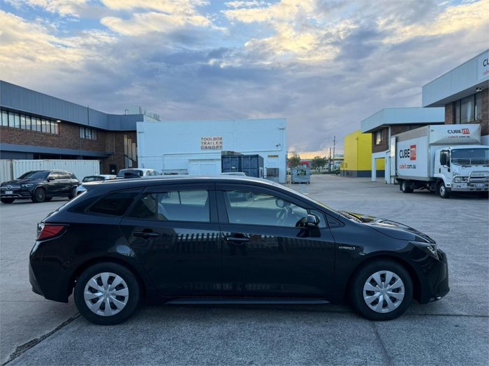 2021 Toyota Corolla Touring G-X  Hybrid