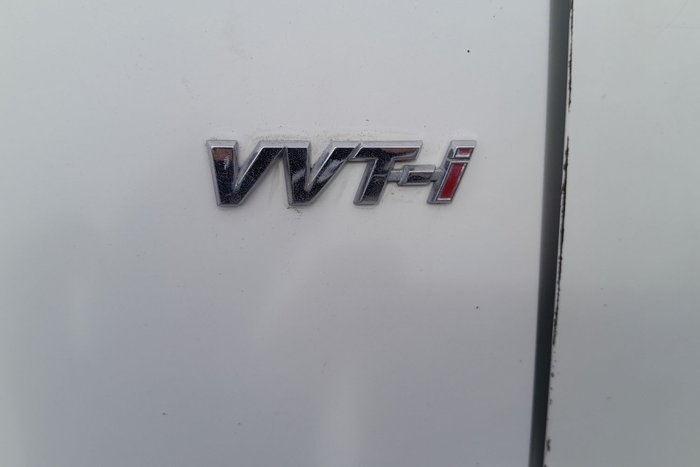 2007 Toyota Hiace LWB TRH201R French Vanilla