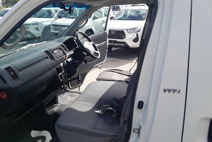 2007 Toyota Hiace LWB TRH201R French Vanilla
