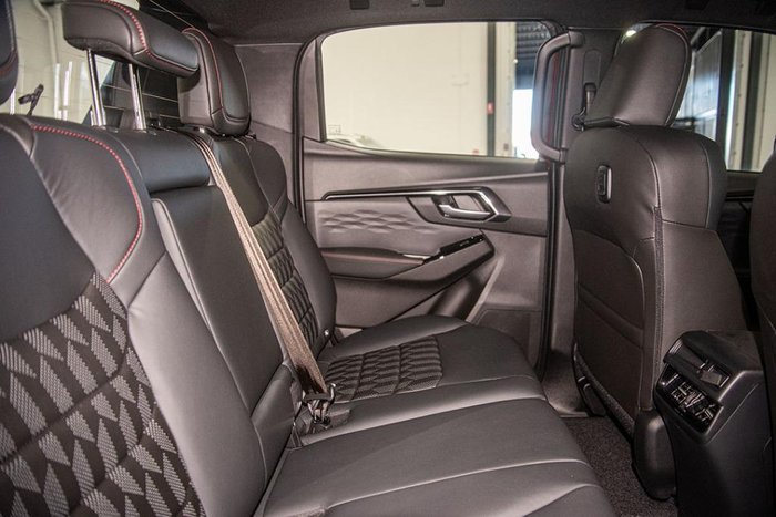 2025 Isuzu D-MAX X-TERRAIN